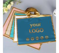 50 Uds. Bolsas de compras esmeriladas con borde dorado con logotipo personalizado, bolsas de regalo de plástico, bolsas de embalaje de ropa, diseño impreso con logotipo monocromático Azul cielo