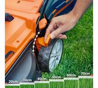 Accugrasmaaier: Cortacésped eléctrico inalámbrico con depósito de 32 litros para el mulching y 2 baterías, de 34 cm de ancho, en color /naranja