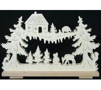 Adorno decorativo con motivos de una cabaña en el bosque, un ciervo e iluminación. Dimensiones: 4x31x7 cm. Producto nuevo