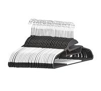 Amazon Basics Perchas de plástico, resistentes, antideslizantes, con barra horizontal de goma, Paquete de 30, Blanco