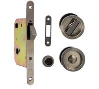 Amig - Cerradura de Embutir Mod.611 con Muletilla y Tirador para Puertas Correderas de Madera de Espesor 35-40 mm - Entrada: 50 mm - De Acero con Acabado en Cuero