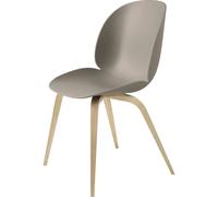 GUBI Silla Beetle New beige. base de roble lacado mate