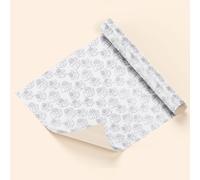 Bobina de papel de regalo regalos plata fondo blanco