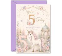 Bonita tarjeta de 5º cumpleaños, unicornio mágico y escena de cenador