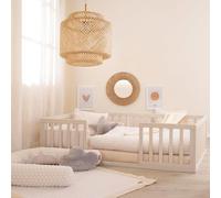 Cama infantil Montessori con base de láminas, 70x140 cm, con barandilla baja y diseño "stone washed"