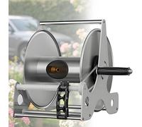 Carrete portátil para manguera de jardín, fabricado en acero inoxidable. Se puede montar en el suelo o en la pared. Cuenta con un práctico asa de transporte y una manivela lateral para enrollar la man