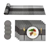 CCKOLE - Juego de tapetes de PVC Lavables para Mesa de Comedor, Resistentes al Calor, a Prueba de desgarros, 4 tapetes Individuales, 4 Posavasos y 1 Camino de Mesa para Cocina (Negro Gris)