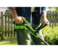 Desmalezador eléctrico Greenworks G24ST3002, 24V, ancho de corte de 30 cm, motor sin escobillas (sin batería)