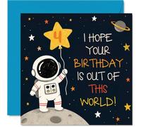 Divertida tarjeta de cumpleaños número 4, diseño de astronauta sosteniendo un globo de estrella en la luna con planetas coloridos, cuadrado de 145 mm, sobre incluido