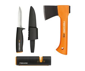 Fiskars Set para Estufa de Chimenea, Hacha de recreo X5-XXS, 23 cm | Afilador de cuchillos y hachas Xsharp, cabeza afiladora de cerámica, cuchillo universal K40, funda incluida, 22,5 cm, 1057913