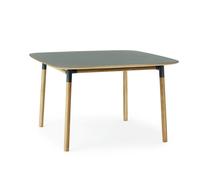 Normann Copenhagen Mesa Form 120x120 cm Green. patas de roble