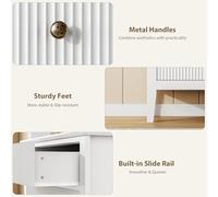 GarveeHome Cómoda Moderna de 3 Cajones con Textura Vertical - Marco de Madera, Manijas Metálicas, Kit Antivuelco - Ideal para Dormitorio, Salón o Recibidor - Blanco