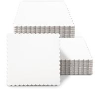 Gcardist 15 platos cuadrados blancos para tartas, 22,86 cm, base de bordes ondulados, cartón de calidad alimentaria (9 pulgadas, más delgado y aún más estable)