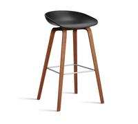 HAY Taburete alto About a Stool 32 con base de nogal 2.0 Negro-Soporte de acero inoxidable