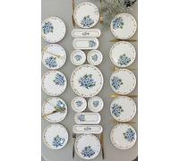 Hermia Concept, juego de desayuno (21 piezas), 100% cerámica, azul y blanco | 1 plato grande para servir (24x24 cm), 12 platos para servir (20x20 cm), 4 cuencos (12,5x12,5 cm) | Apto para lavavajillas