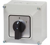 Interruptor automático de 63A, 0/1 polo, con grado de protección IP65, instalado en un gran gabinete