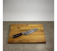 Kai Shun - Serie Premier Santoku TDM 1702, cuchillo japonés de filo ultra afilado + tabla de cortar artesanal de 40x25 cm