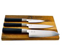 Kai Wasabi Black Santoku - Juego de cuchillos (16,5 cm, cuchillo de oficina de 10 cm, cuchillo multiusos de 15 cm y tabla de roble de 30 x 20 cm)
