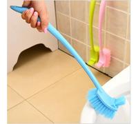 KiraKira Mango largo ergonómico para escobilla de inodoro de doble cara con cabeza curvada debajo del borde, estropajo de baño de plástico resistente con lazo para colgar, color verde