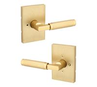 Kwikset Prava - Manija moleteada para puerta de privacidad interior con cerradura, palanca de puerta para baño y dormitorio, latón satinado, palanca reversible para puerta de bloqueo sin llave, con