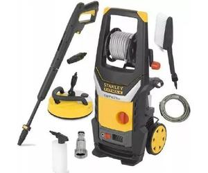 Lavaadora a presión Stanley de 2100W y 145 bar.