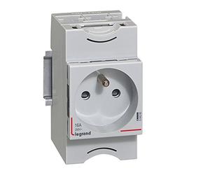 Legrand aparamenta modular - Toma 2 polos+tierra saliente 10/16a