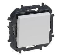 LEGRAND Cruzamiento 10AX para instalación empotrada, Gama Niloé Step, Color Blanco, 398229B