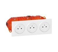 Legrand - Kit triple toma de corriente (2P+T, superficie dooxie 16A, precableadas, acabado en blanco