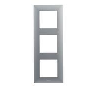 LEGRAND Marco triple Niloé Step instalación componible, Aluminio, 398281 | Marco triple de la gama Niloé Step para instalación componible, Color Aluminio, 398281