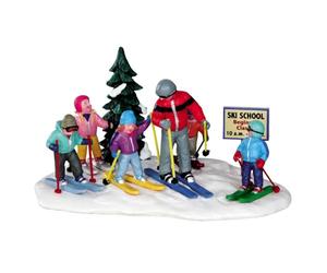 Lemax Escuela de esquí de Christmas Village: Figura Decorativa de Resina, Esquiador y niños, Verde, Montaje en Suelo, Navidad, Deportes, Modern