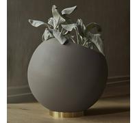Maceta Globe de AYTM, Ø 37 cm, marrón grisáceo, aluminio, acero