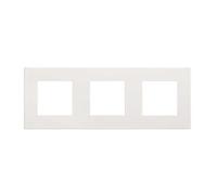 Marco 3 elementos, diseño modular, material resistente, compatible con serie de instalación, ideal para decoración y funcionalidad eléctrica.