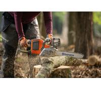 Motosierra a batería husqvarna 225i 36v ah 30 cm longitud espada