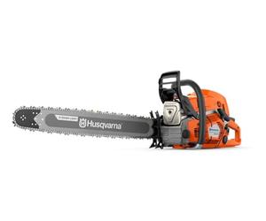 Motosierra profesional de combustión Husqvarna 592XP con barra de 60 cm, 92,7 cm³ de cilindrada y solo 7,4 kg de peso para uso intensivo profesional