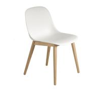 Muuto Silla Fiber Side Chair con patas de madera blanco-roble