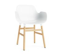 Normann Copenhagen Sillón Form White. patas de roble