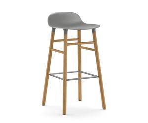 Normann Copenhagen Taburete de bar con patas de roble Form gris