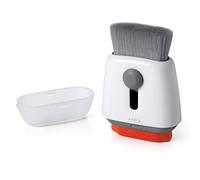 OXO Good Grips Cepillo Sweep & Swipe para limpiar el teclado del ordenador, color blanco