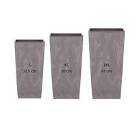 Pack 3 macetas altas prosperplast (11,4/26,6/49 litros) urbi square effect de plastico en color gris claro con deposito.