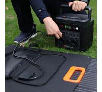 Panel solar portátil LX SPP10 de Yard Force, ideal para generadores solares domésticos, con certificación IP65, resistente al agua y plegable. Compatible con la estación de energía Yard Force Power St