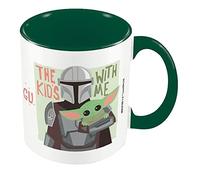 Pyramid International Star Wars: The Mandalorian Taza en caja de regalo de presentación (The Kid's with Me), taza de cerámica de 325 ml, producto oficial, color negro