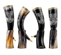 Set de Cuerno para Beber, Mead, Ale, Auténtico Cuerno Vikingo Tallado con Porta Cerveza Estilo Medieval Inspirado en Juego de Tronos (Juego de 4)