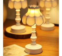 Shein 1 pieza Lámpara de mesa LED con diseño de farol, pieza decorativa de escritorio luminosa, lámpara de mesita de noche para dormitorio infantil, luz de