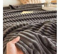 Shein 1 pieza Manta de forro polar de sherpa a rayas en color gris oscuro, suave y acogedora, adecuada para dormitorio y habitación de invitados