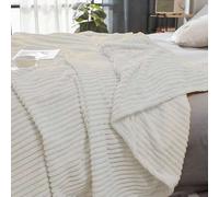 Shein 1 pieza Manta suave y acogedora de franela con rayas de color blanco leche, adecuada para el dormitorio y la habitación de invitados