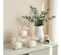 Shein Elegante vela aromática de cera de soja con forma de concha, que contiene fragancia de hibisco, decorada con perlas, decoración estética para la habit