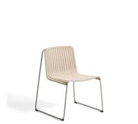 Silla apilable Tavari en cuerda sintética beige y acero inoxidable AISI 304 con efecto cepillado.