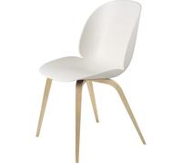 GUBI Silla Beetle Alabaster white. patas de roble lacado mate