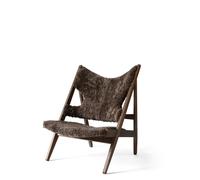Sillón de Punto Tapizado en Piel de Oveja con Base de Roble Oscuro