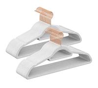 SONGMICS Percha de Terciopelo, Juego de 30, Antideslizantes, con Barra Corbata y Gancho Oro Rosa, 0,6 cm Espesor, Ahorra Espacio, 43,5 cm Largo, Abrigo Pantalón, Blanco Nube CRF021W01